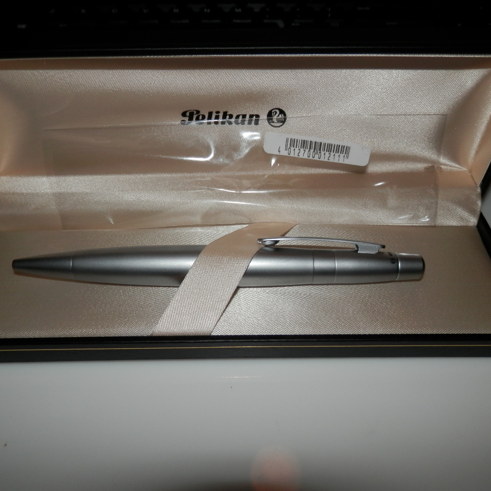 Pelikan ballpoint pen grey silver